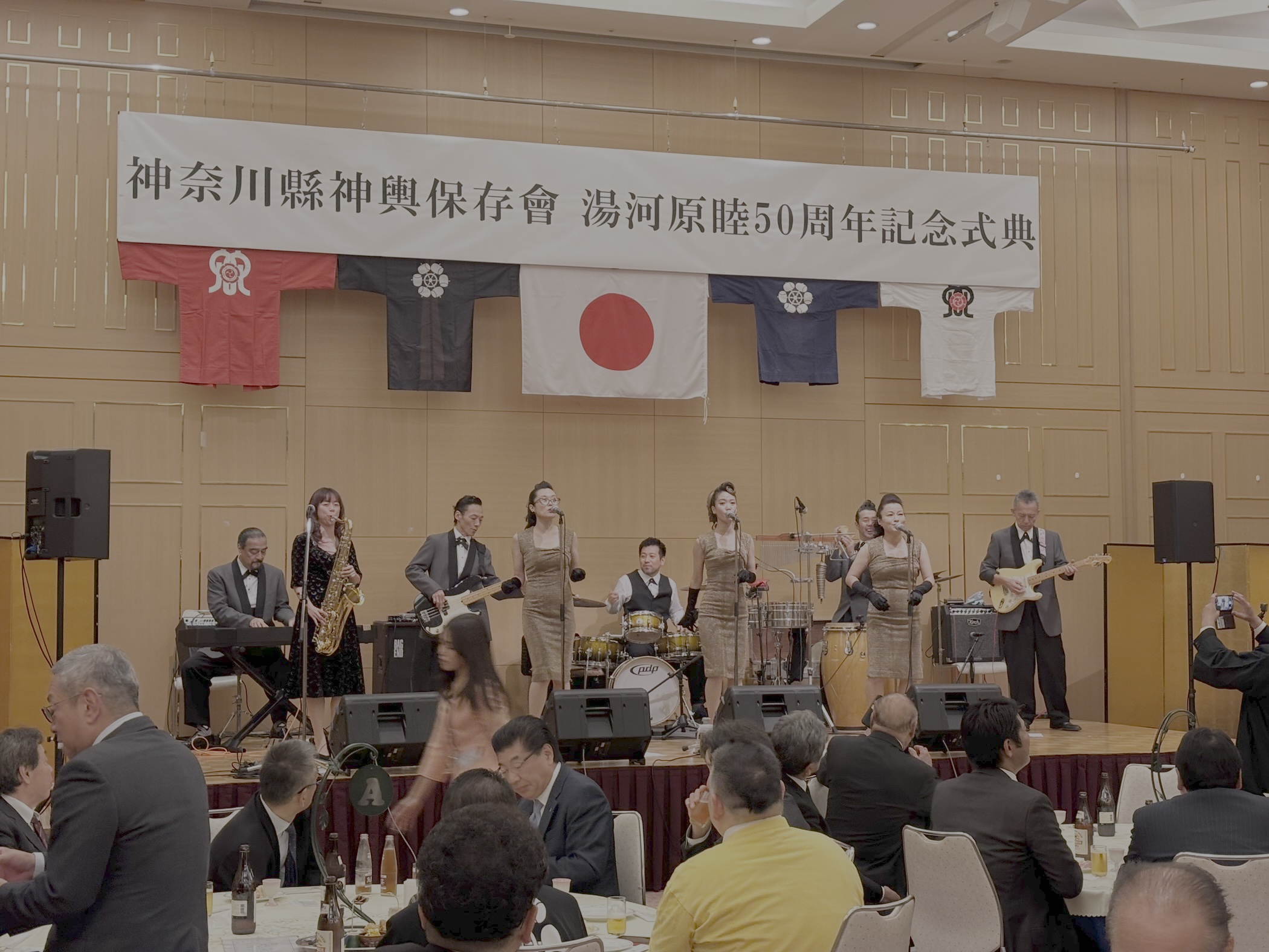 湯河原のホテルで音響担当|オシャレーズライブ現場レポート